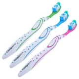 Colgate Toothbrush - Max White - Medium Bristle – image 2