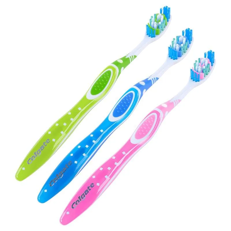 Colgate Toothbrush - Max Fresh - Medium Bristle – image 2